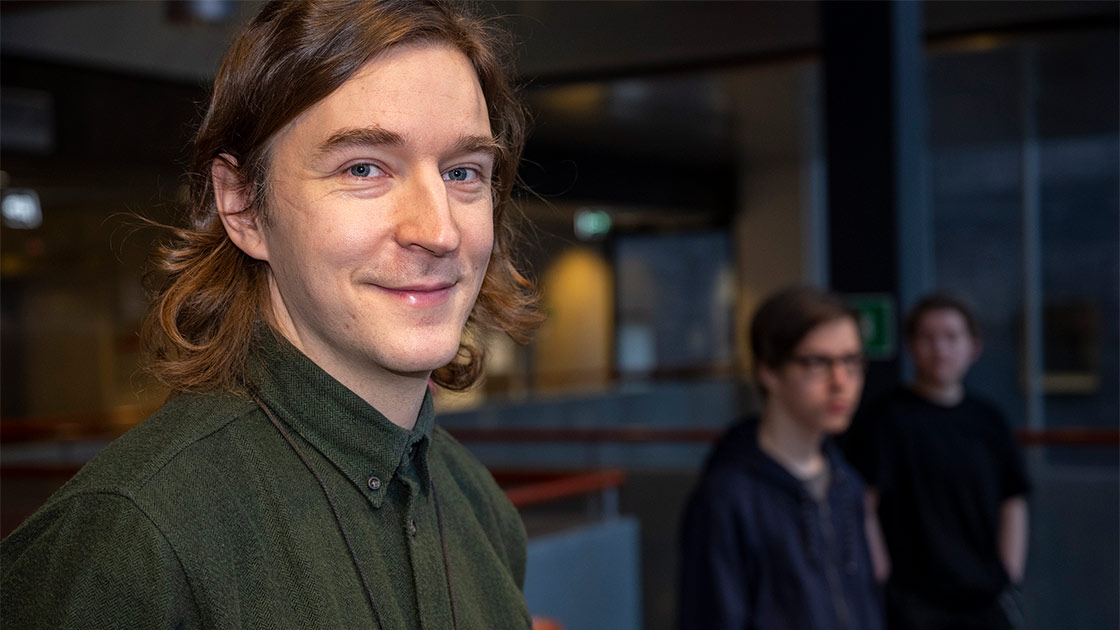 Pelialaa opettava Heikka Valja.